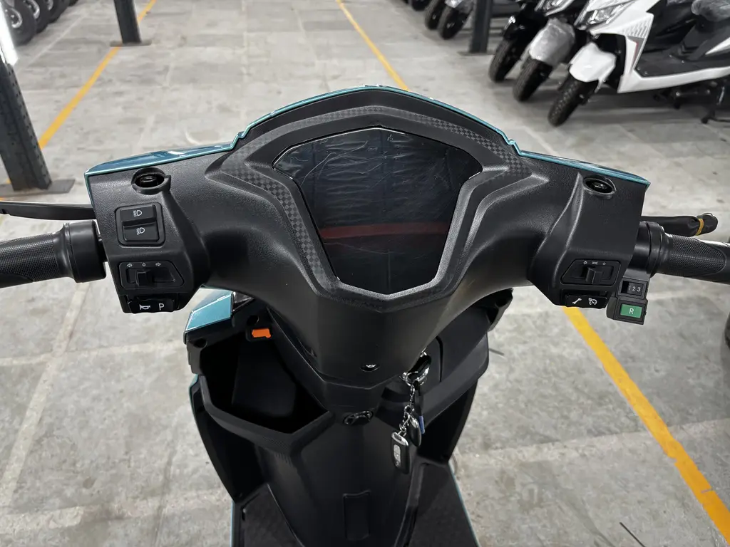 Max - Blue Color - image 3