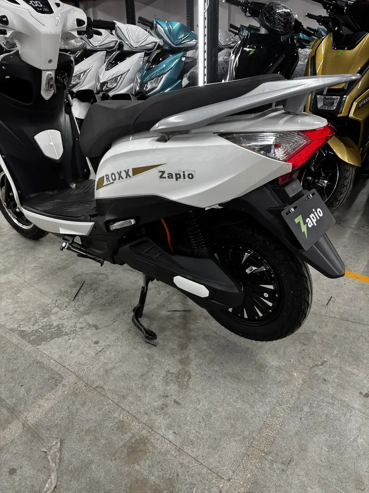 Roxx - White Color - image 8