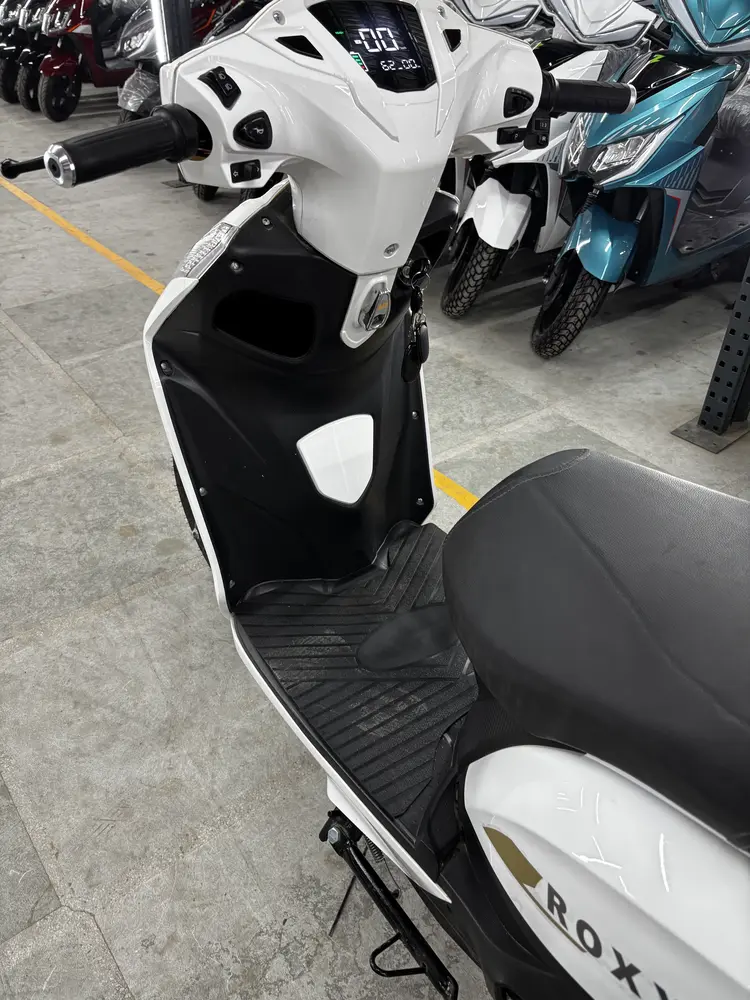 Roxx - White Color - image 3