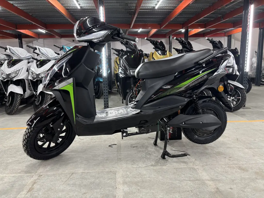 Max Plus - Black Color - image 5