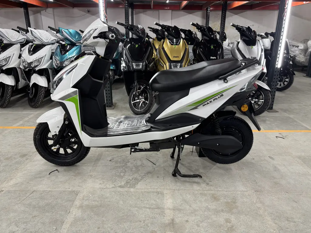 Max Plus - White Color - image 4