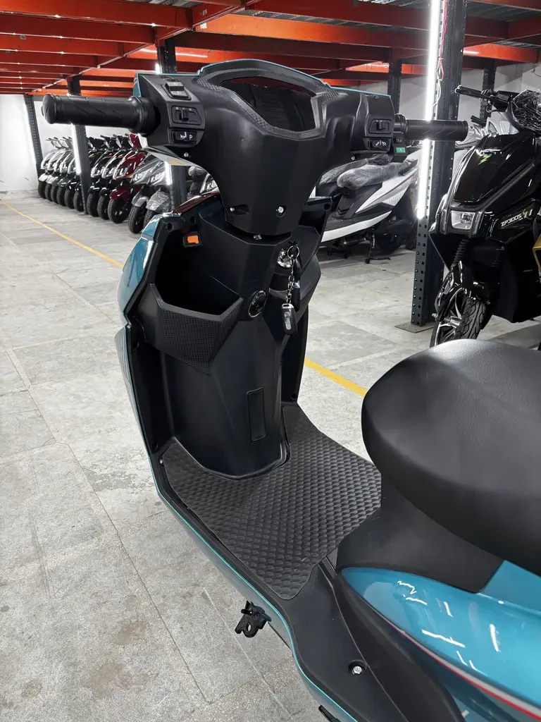 Max - Blue Color - image 2