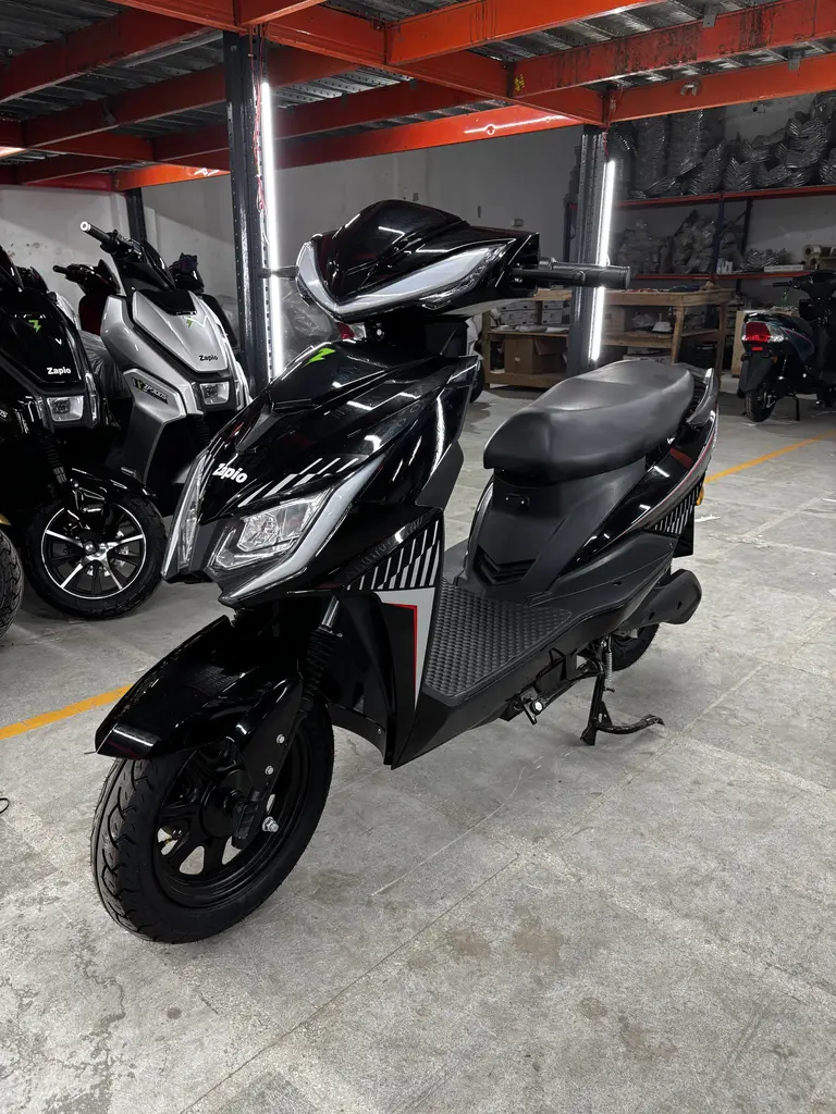 Max - Black Color - image 6
