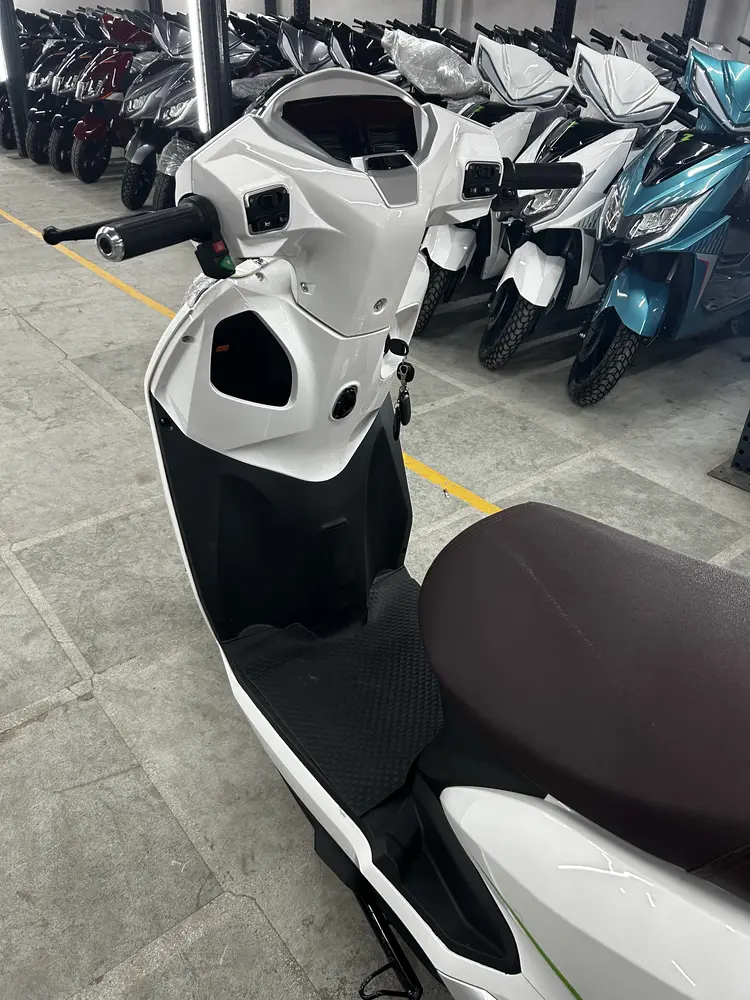 Roxx XL - White Color - image 6